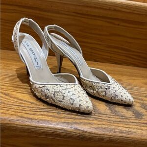 Via Spiga Cream Women's pointed toe Heels